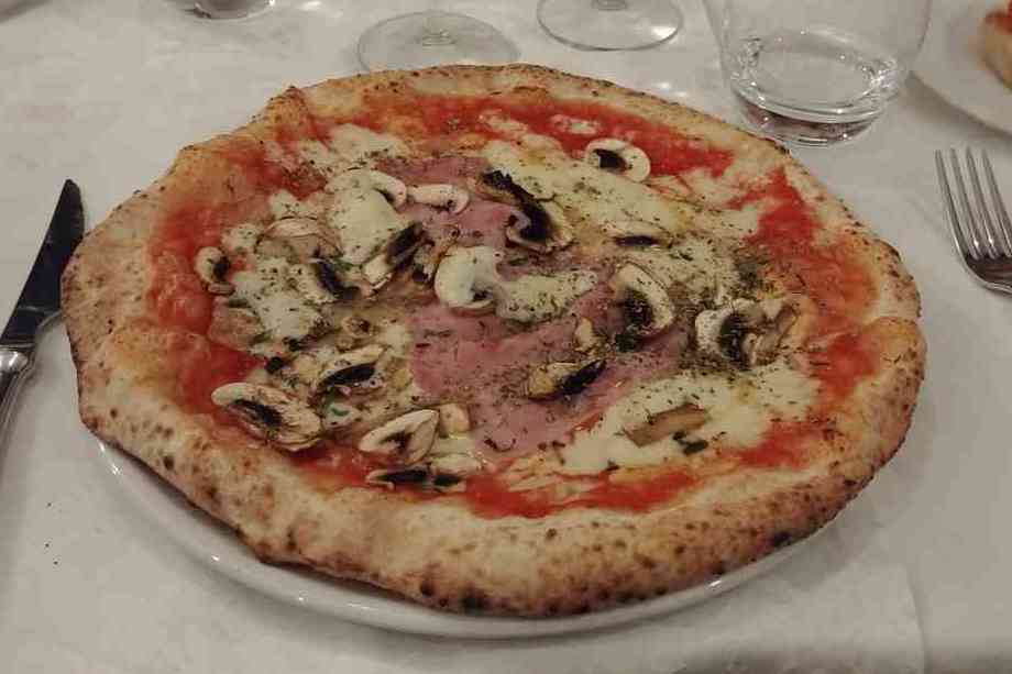 Pizza photo 13 of 13