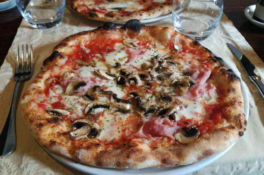 Pizza photo 7 of 13