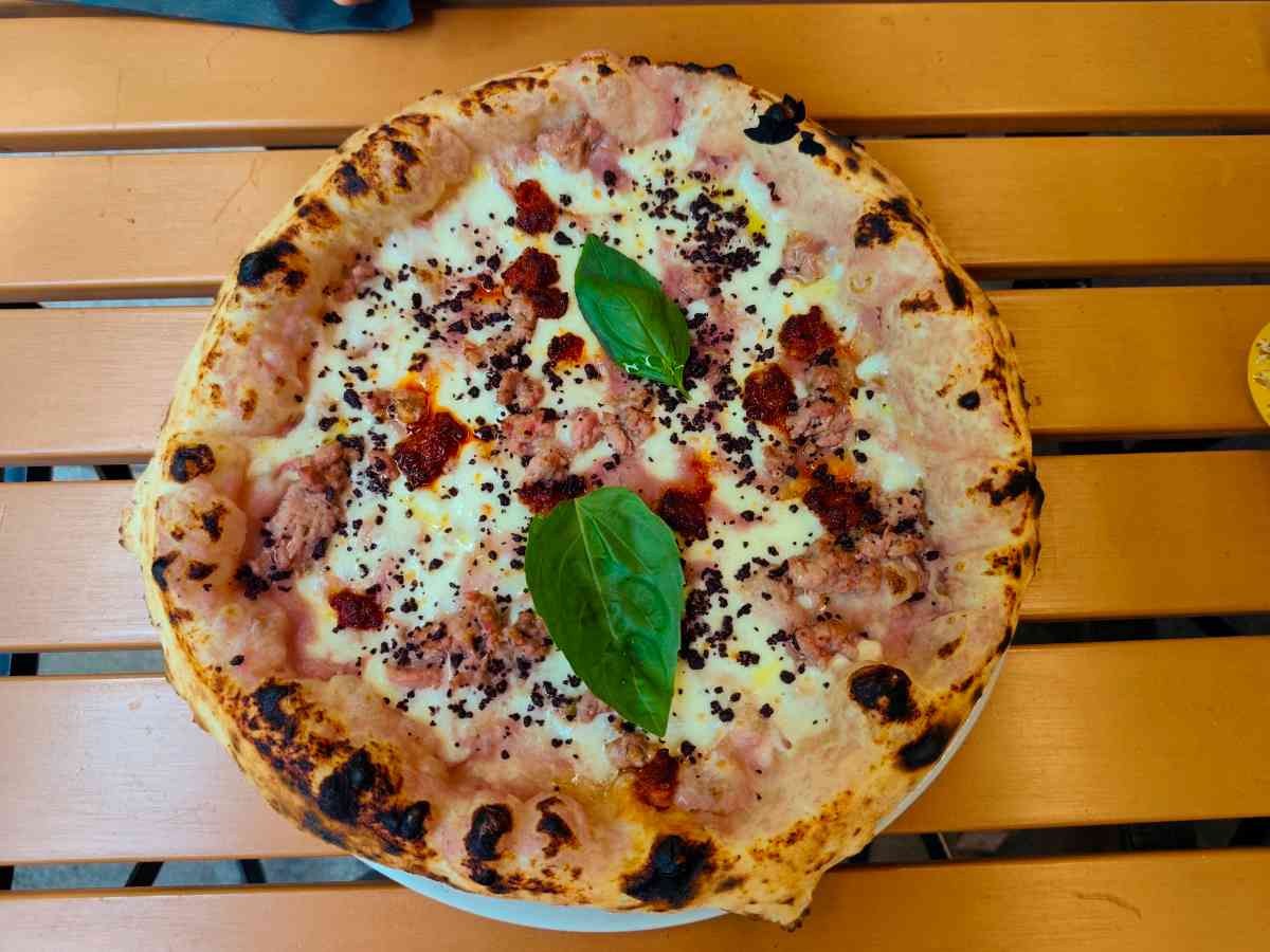 Pizza photo 10 of 12