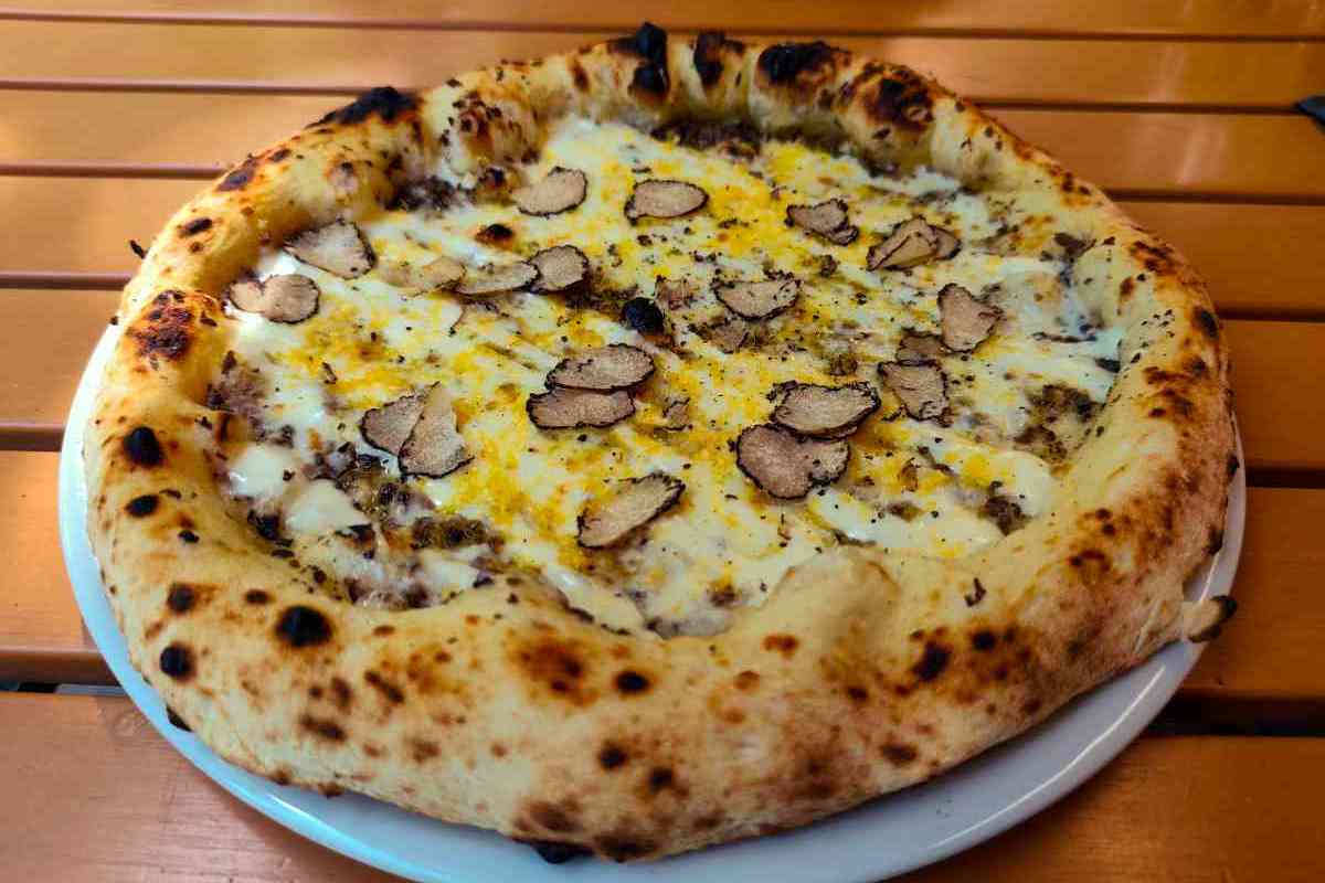 Pizza photo 12 of 12