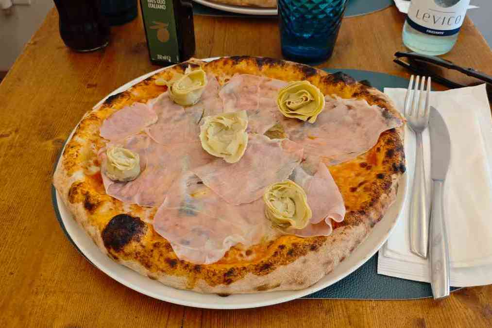 Pizza photo 2 of 10