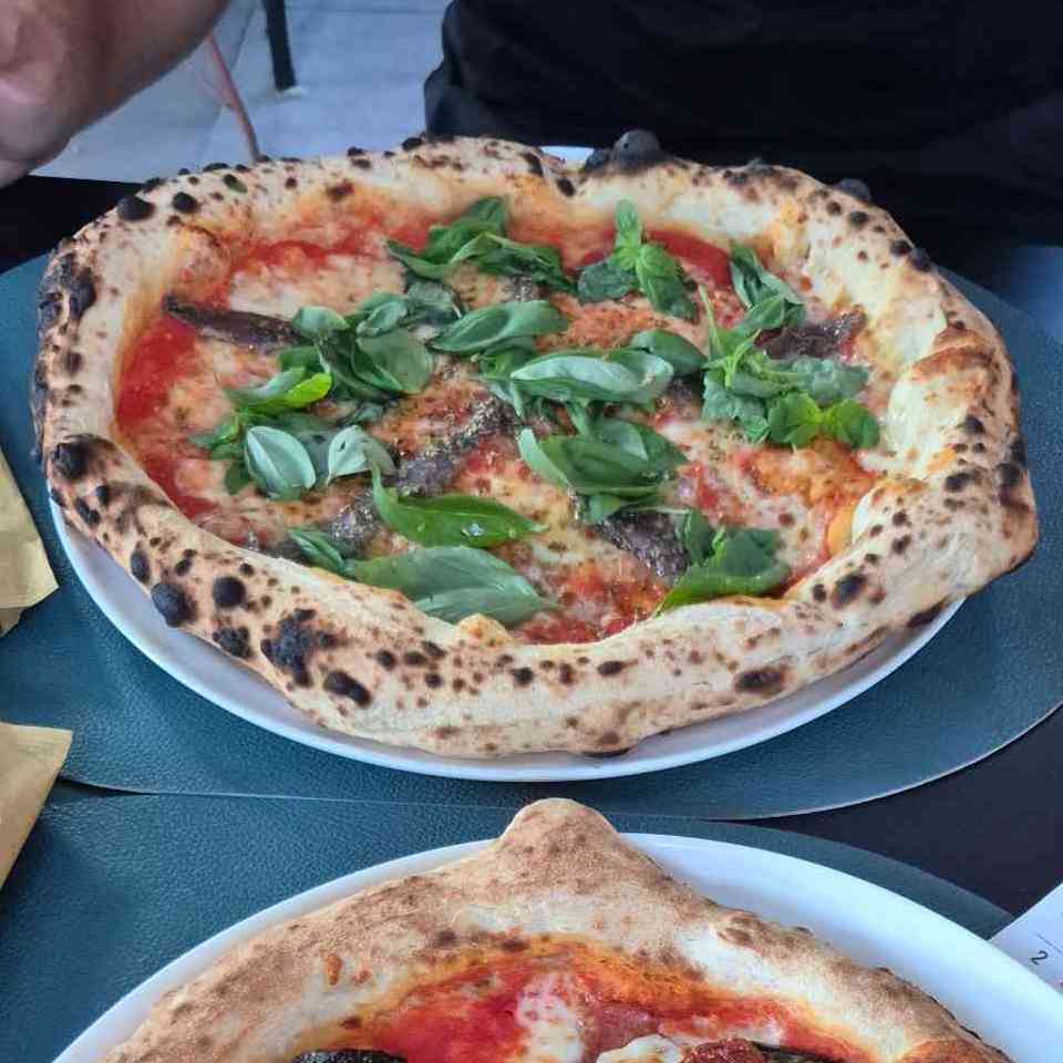Pizza photo 9 of 10