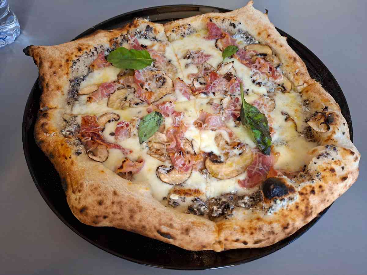 Pizza photo 8 of 12