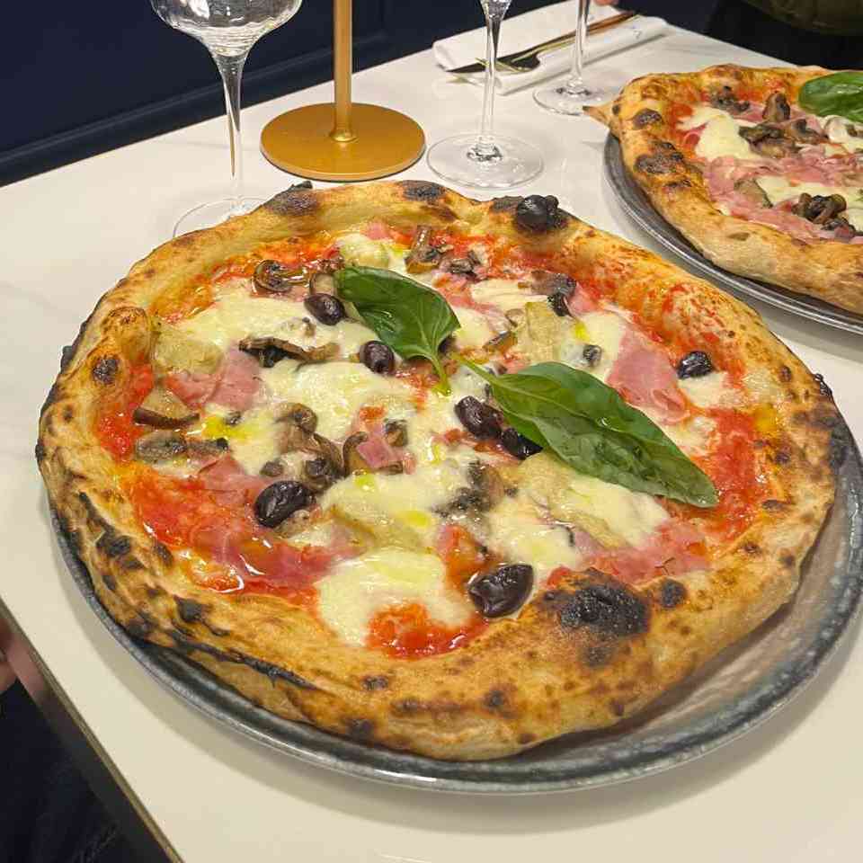 Pizza photo 11 of 14