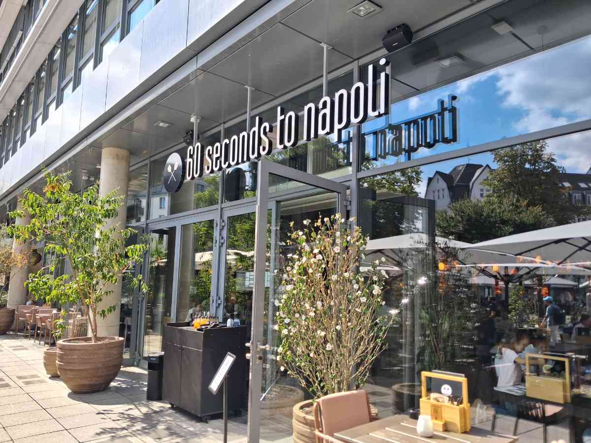 60 seconds to napoli Düsseldorf