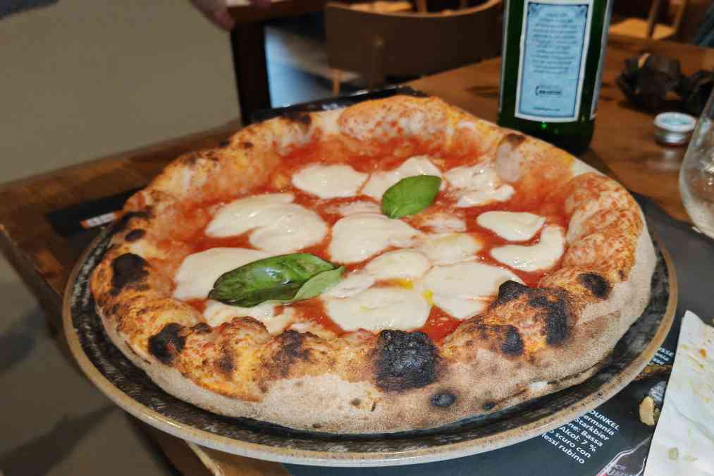 Pizza photo 3 of 14