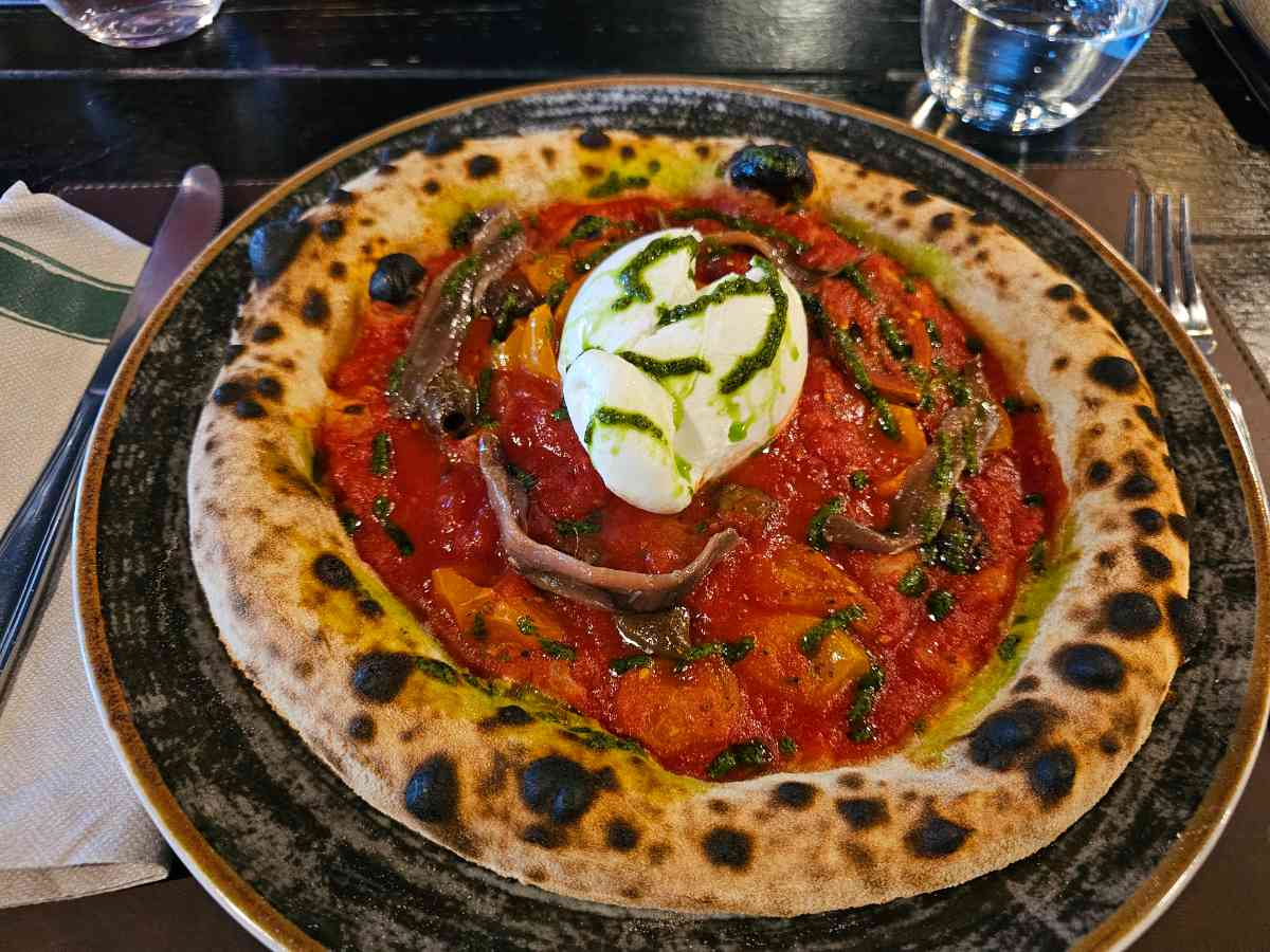 Pizza photo 9 of 14