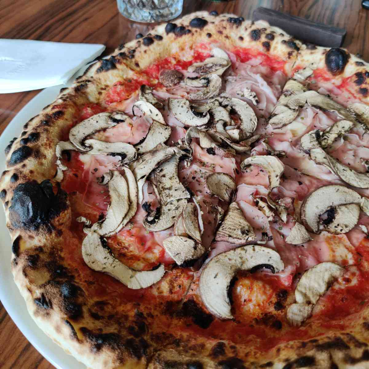 Pizza photo 9 of 13
