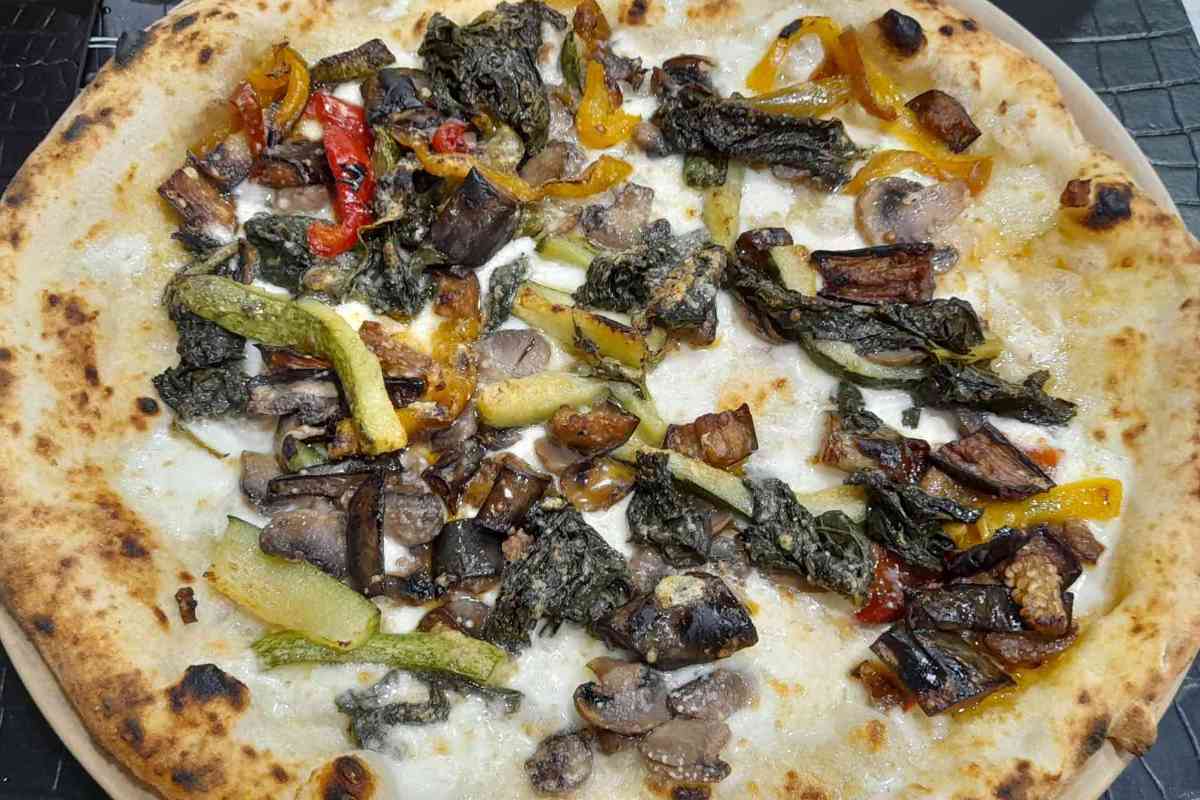 Pizza photo 10 of 14