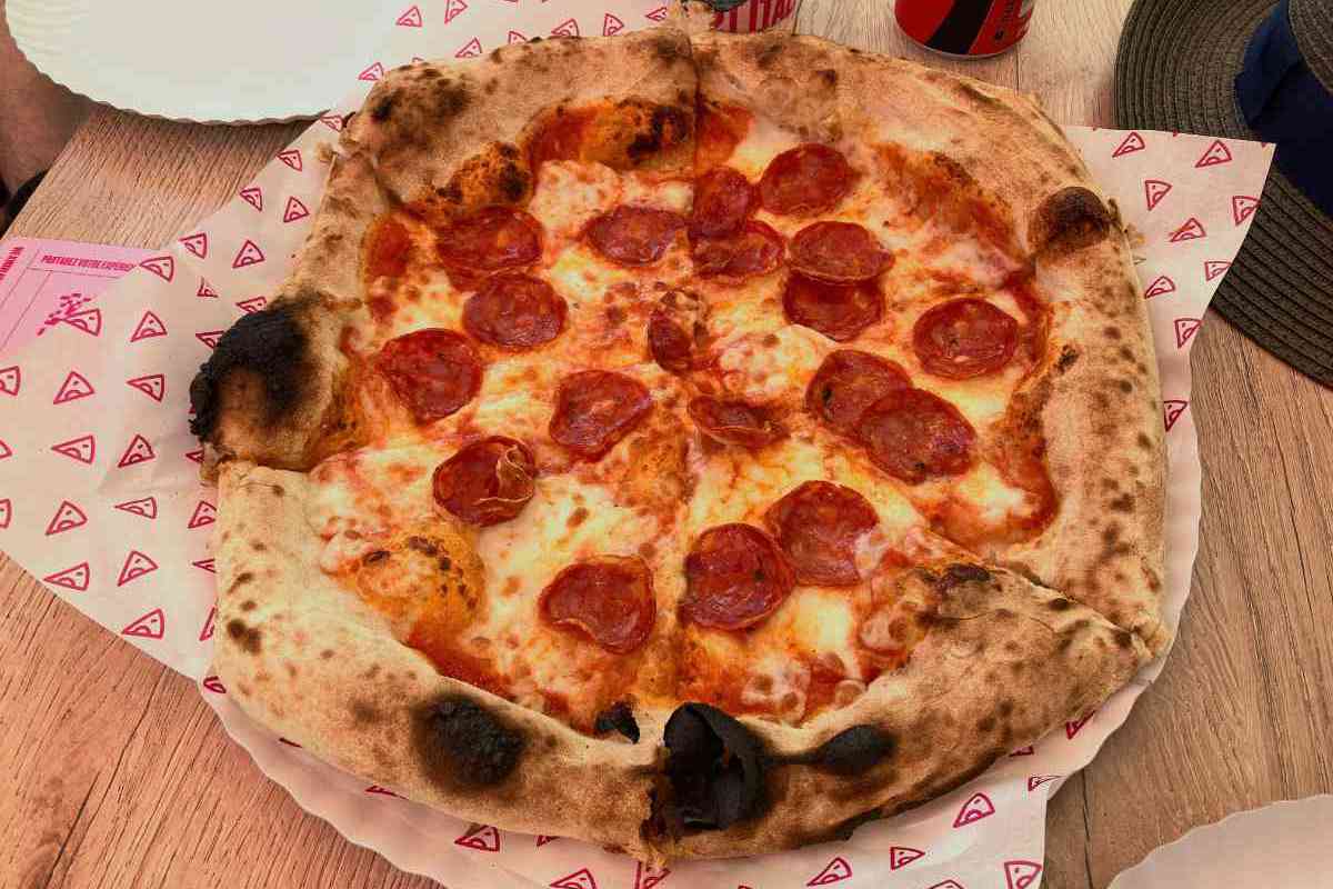 Pizza photo 7 of 9