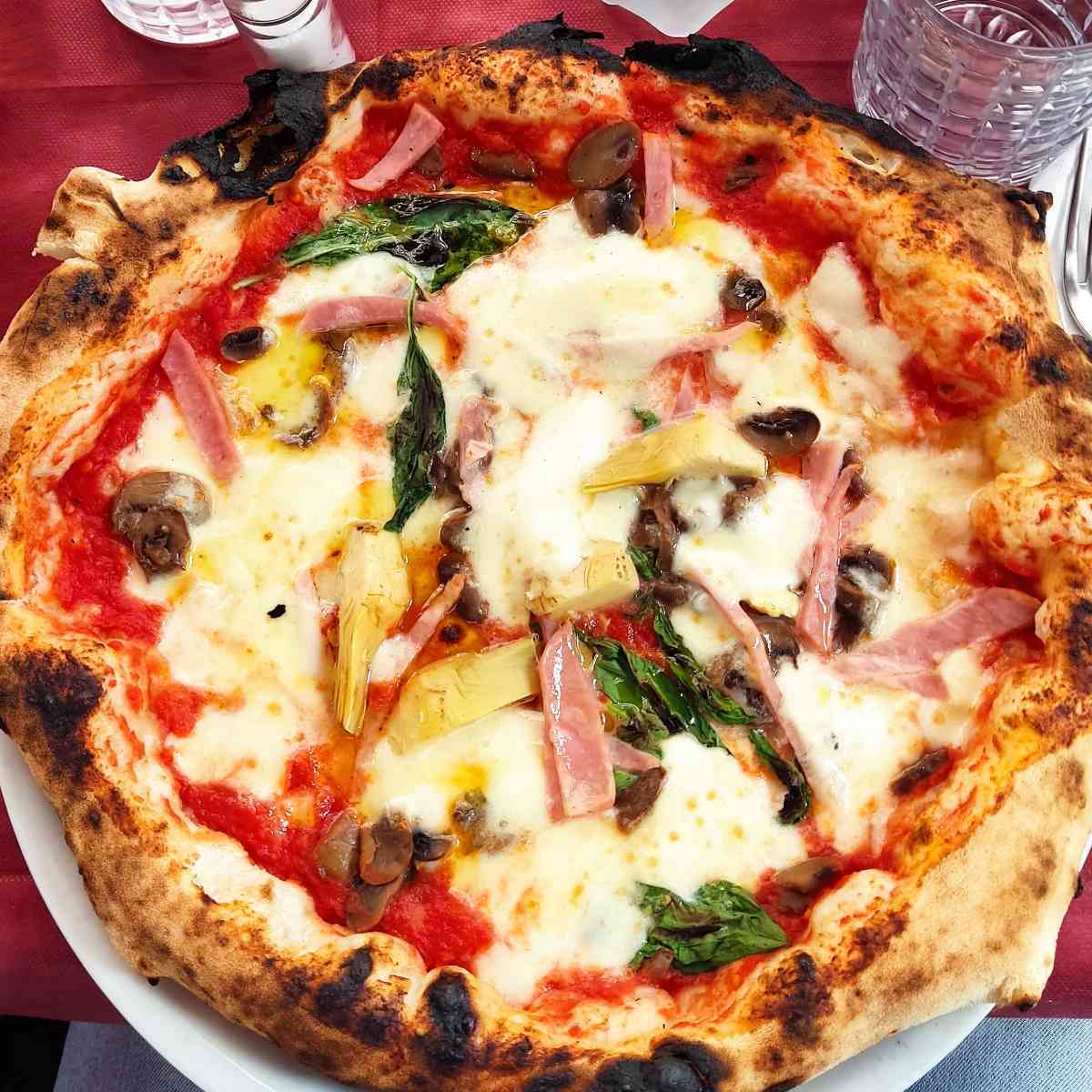 Pizza photo 13 of 15