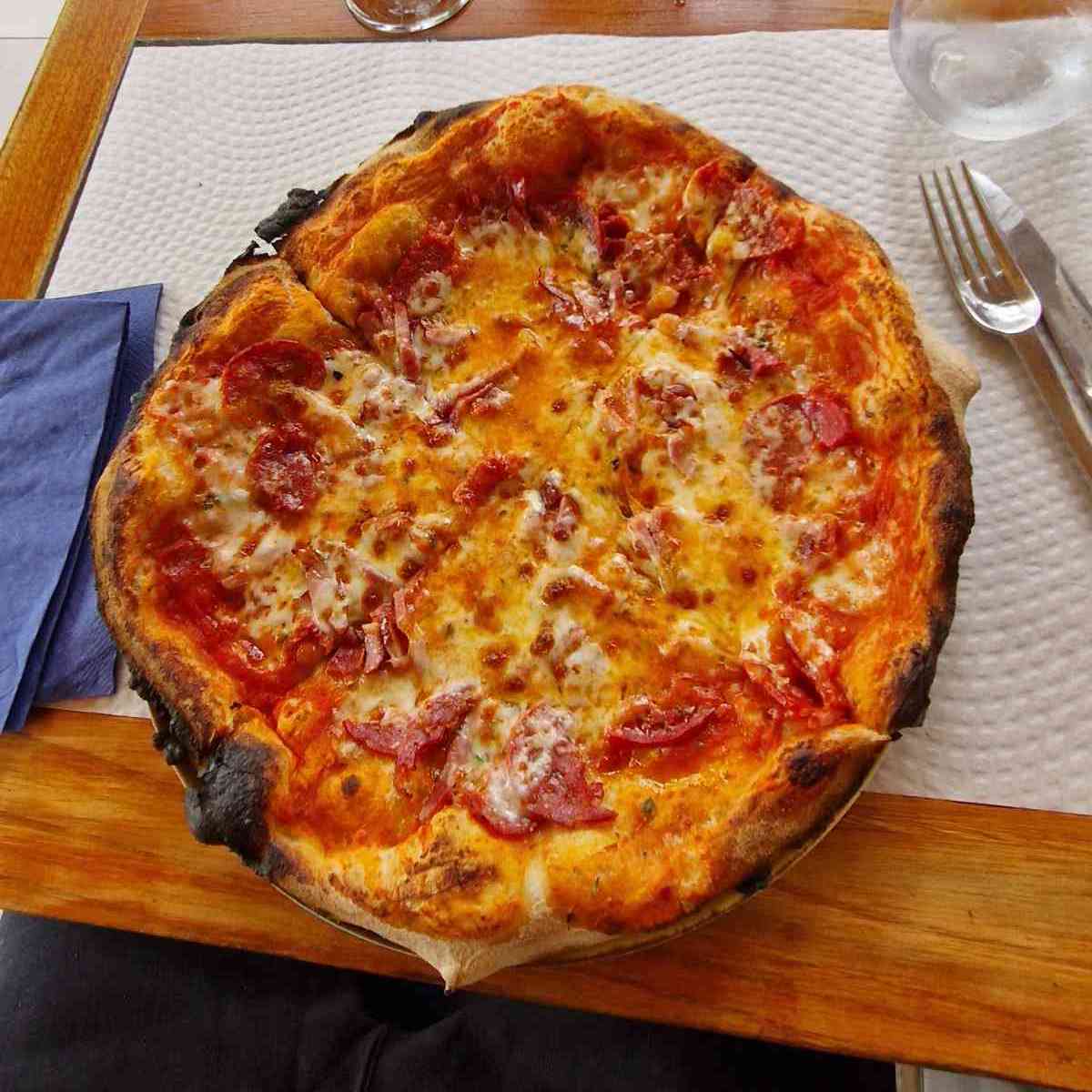 Pizza photo 2 of 7