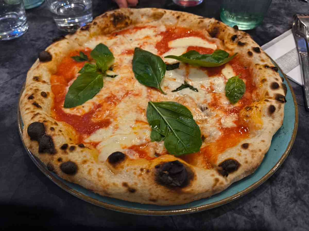 Pizza photo 2 of 9