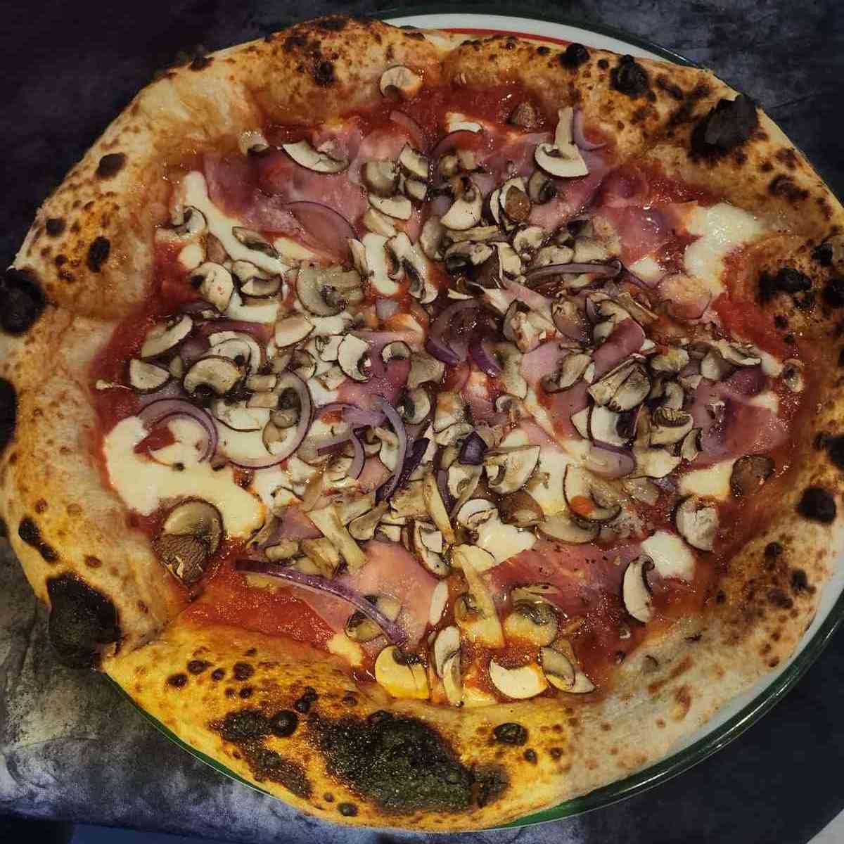 Pizza photo 7 of 9