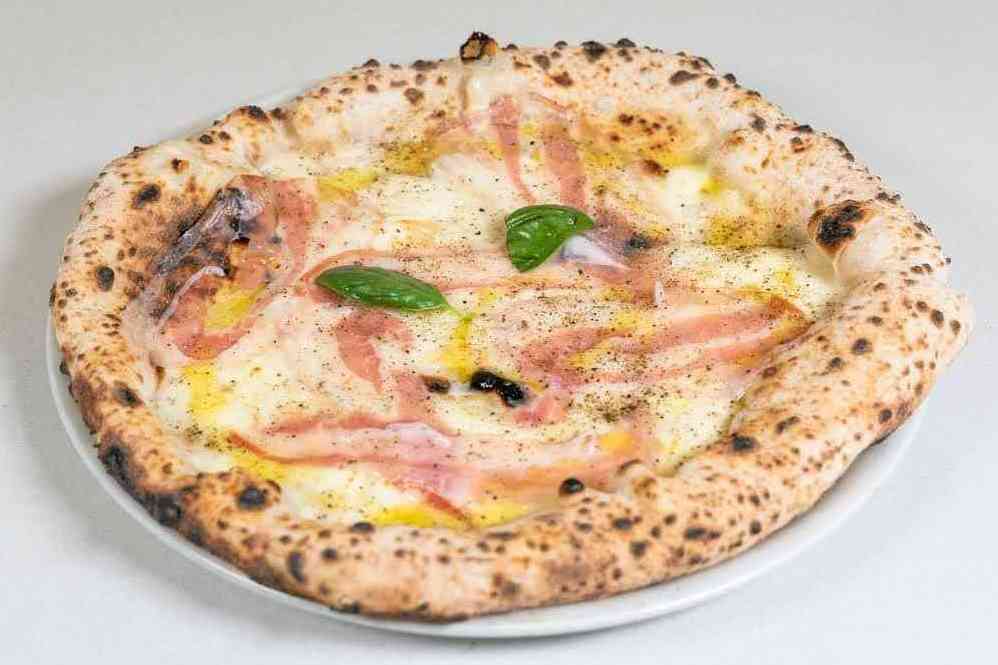 Pizza photo 9 of 17