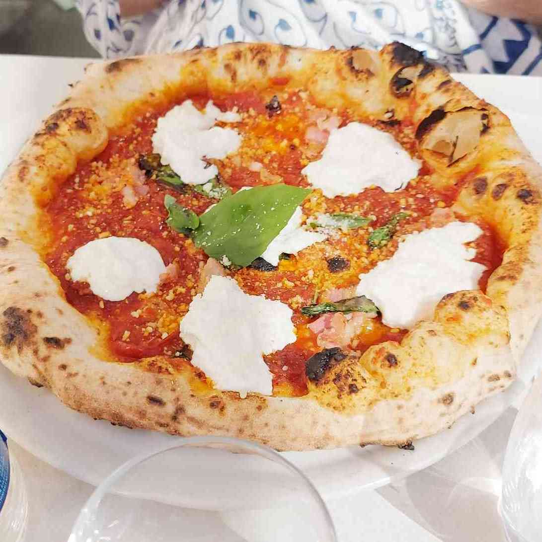 Pizza photo 11 of 17