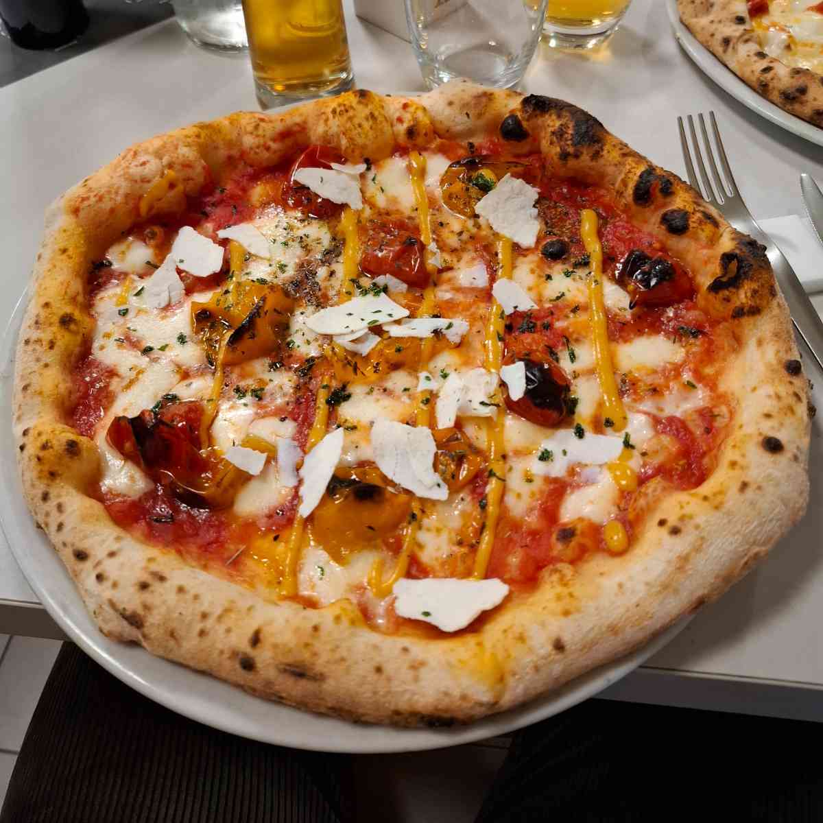 Pizza photo 13 of 17
