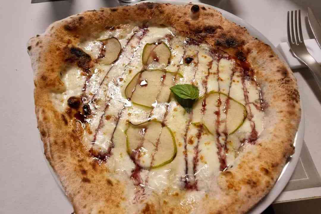 Pizza photo 6 of 17