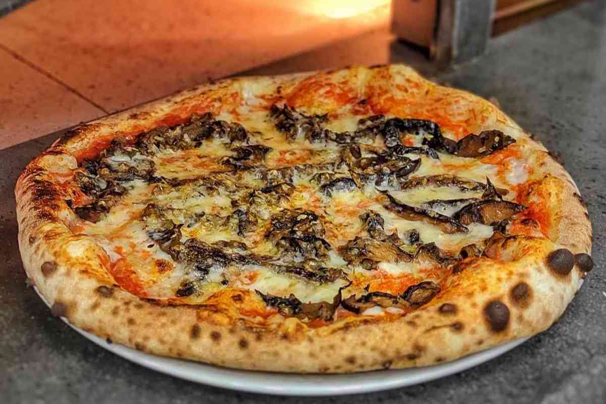 Pizza photo 8 of 12