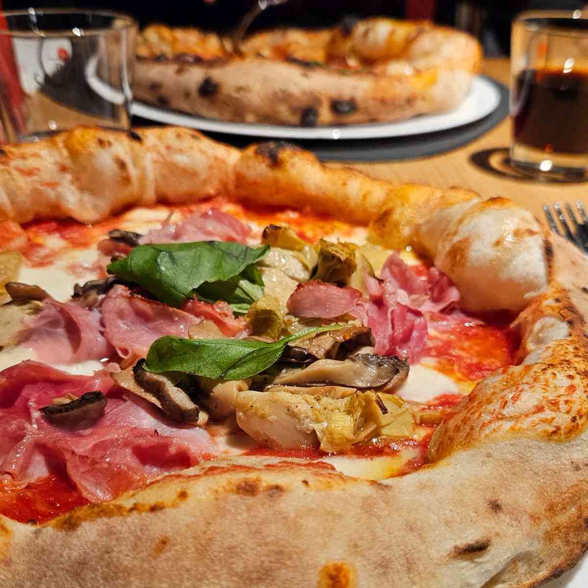 Pizza photo 7 of 8