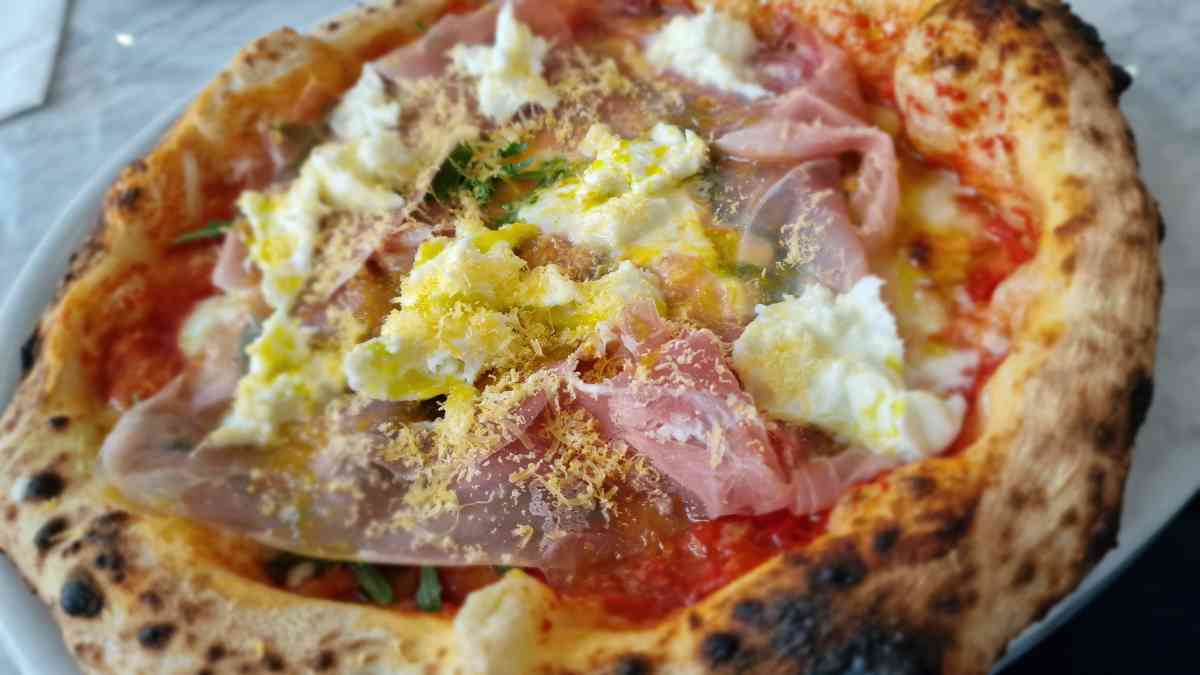 Pizza photo 10 of 12