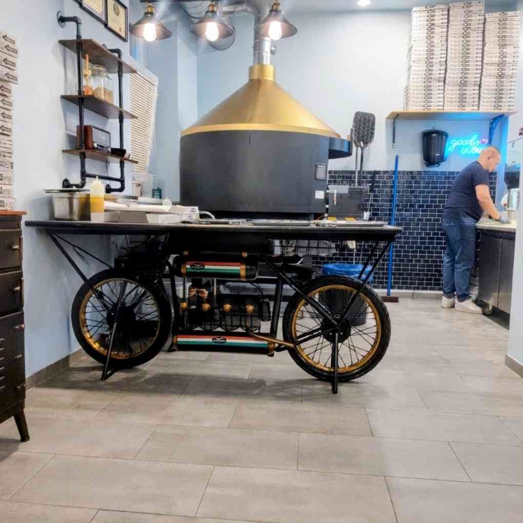 Little Napoli Pizzeria & Feinkost