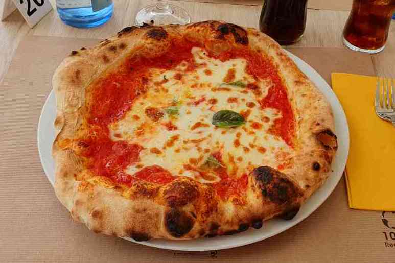 Pizza photo 13 of 13