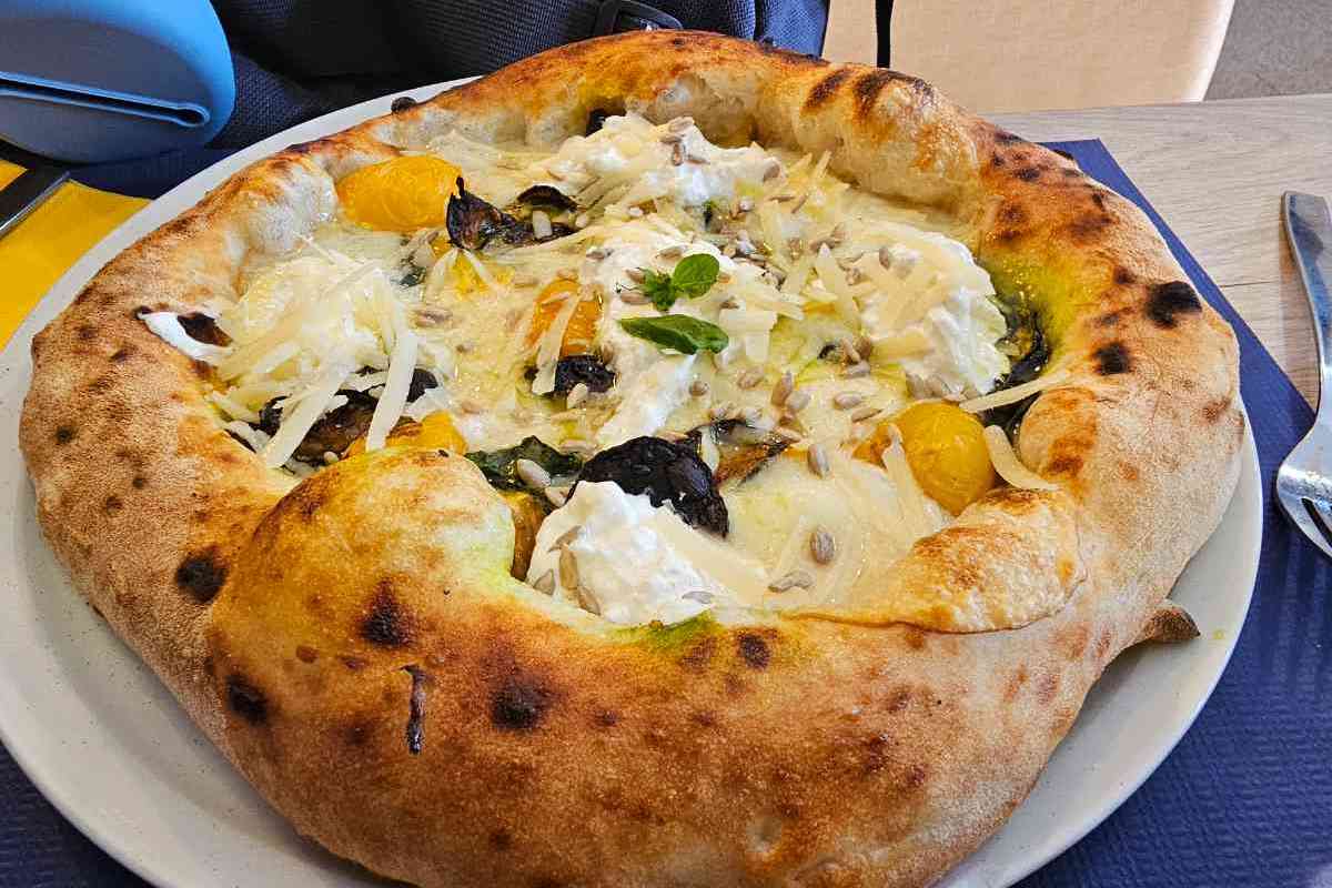 Pizza photo 2 of 13